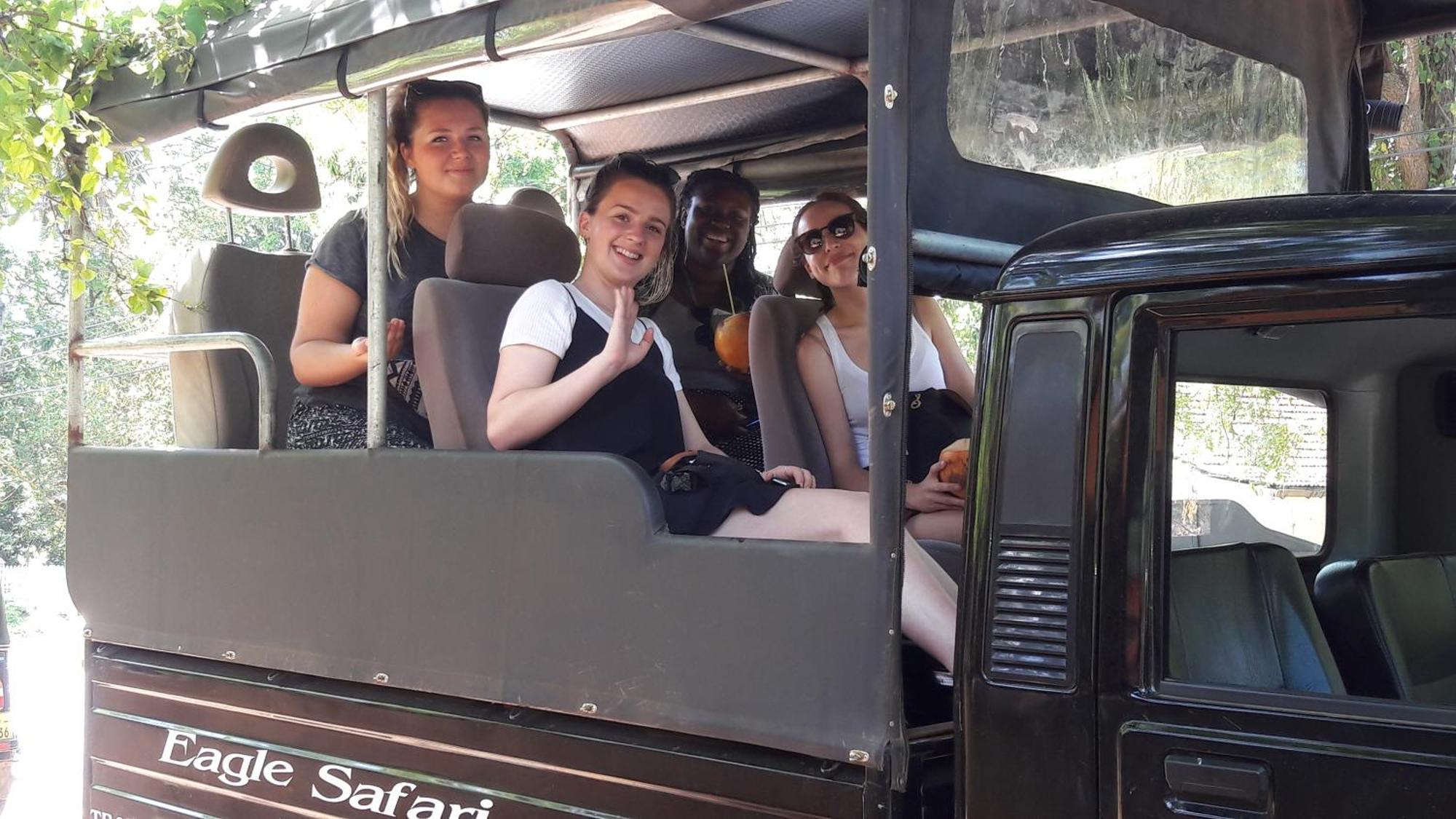 Share Safari House Udawalawe Panzió Kültér fotó