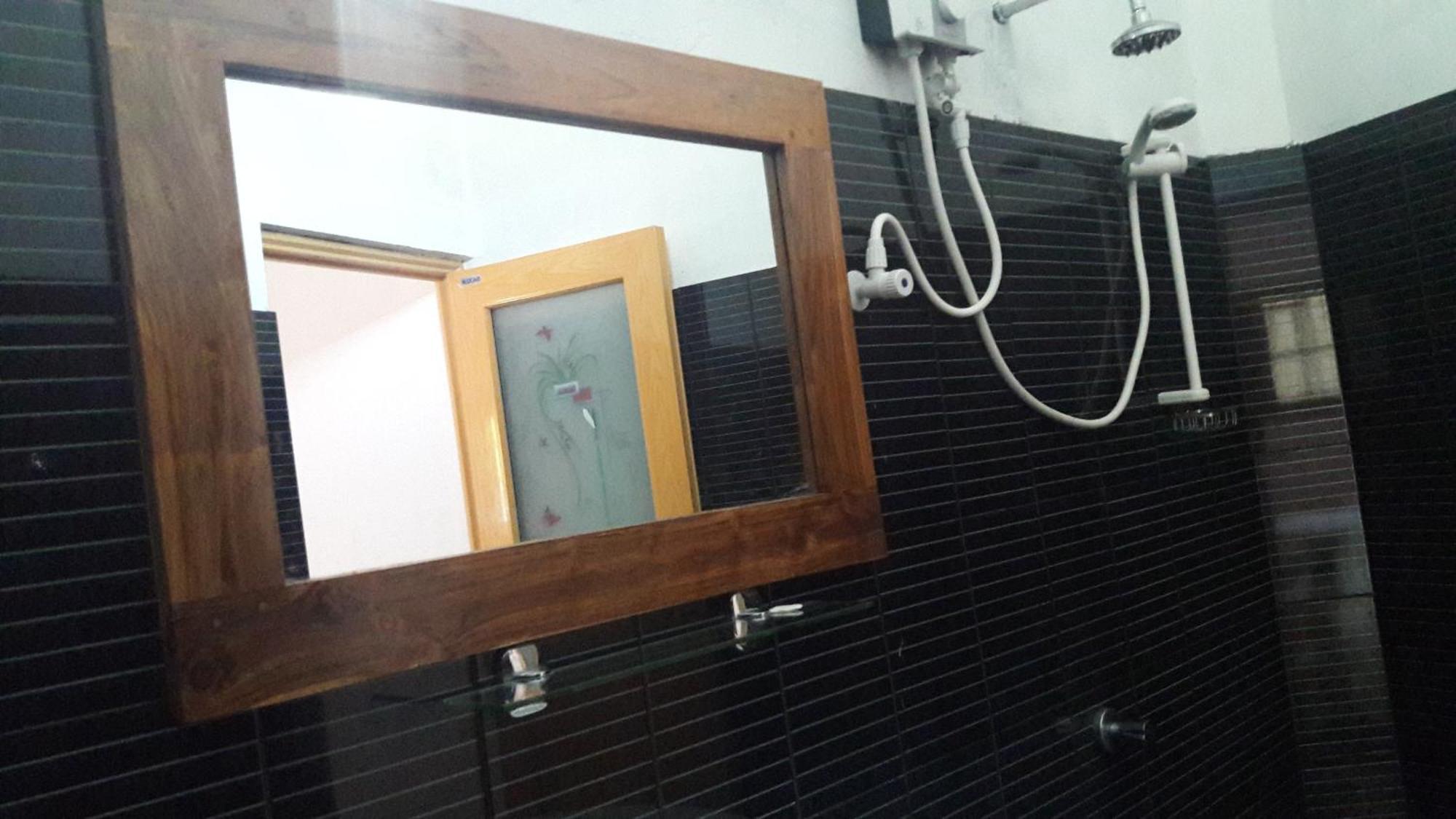 Share Safari House Udawalawe Panzió Kültér fotó