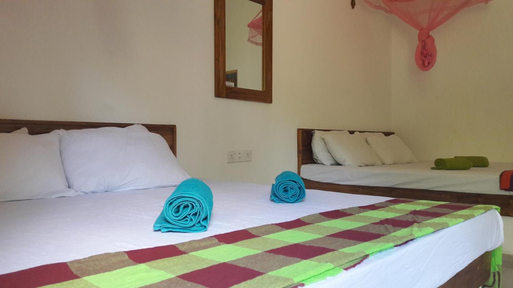 Share Safari House Udawalawe Panzió Kültér fotó