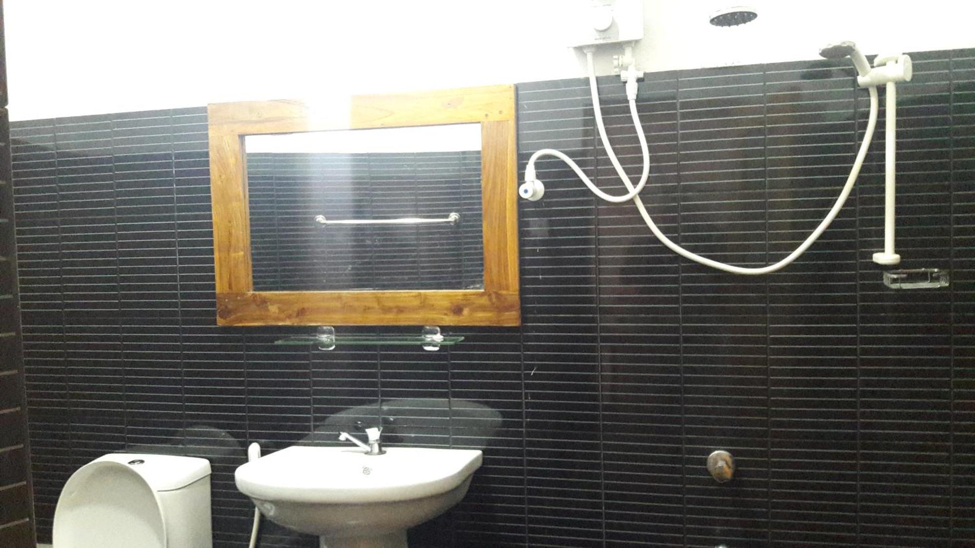 Share Safari House Udawalawe Panzió Kültér fotó