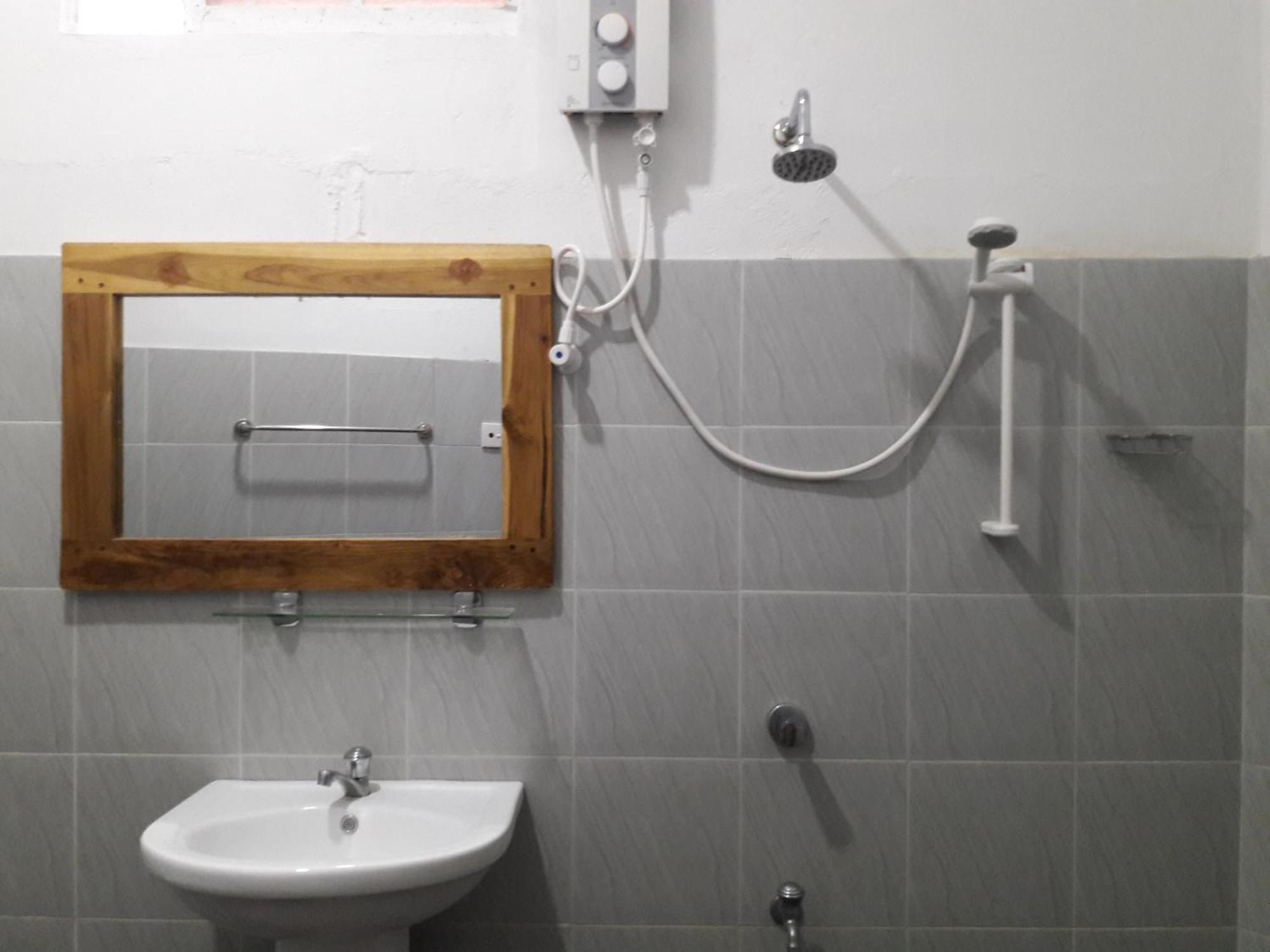 Share Safari House Udawalawe Panzió Kültér fotó
