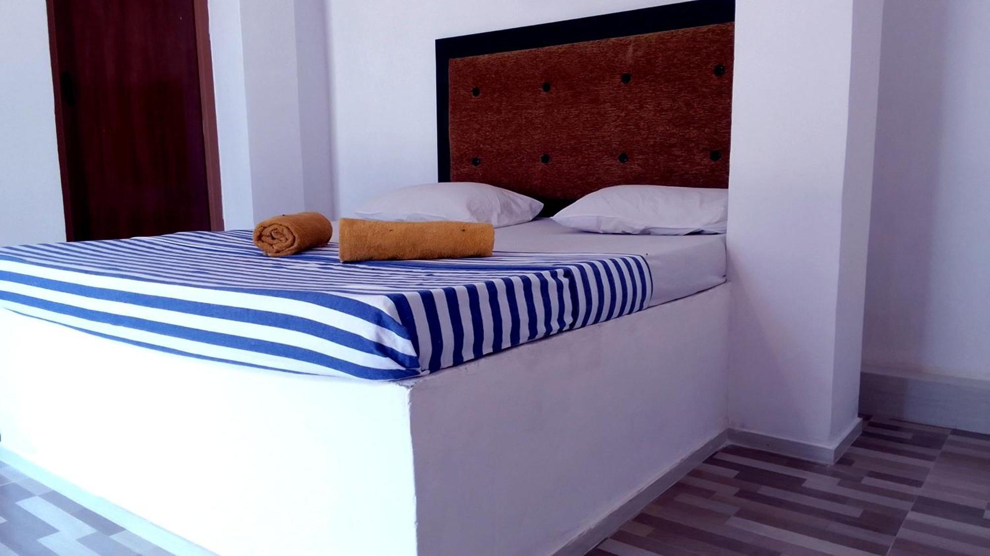 Share Safari House Udawalawe Panzió Kültér fotó