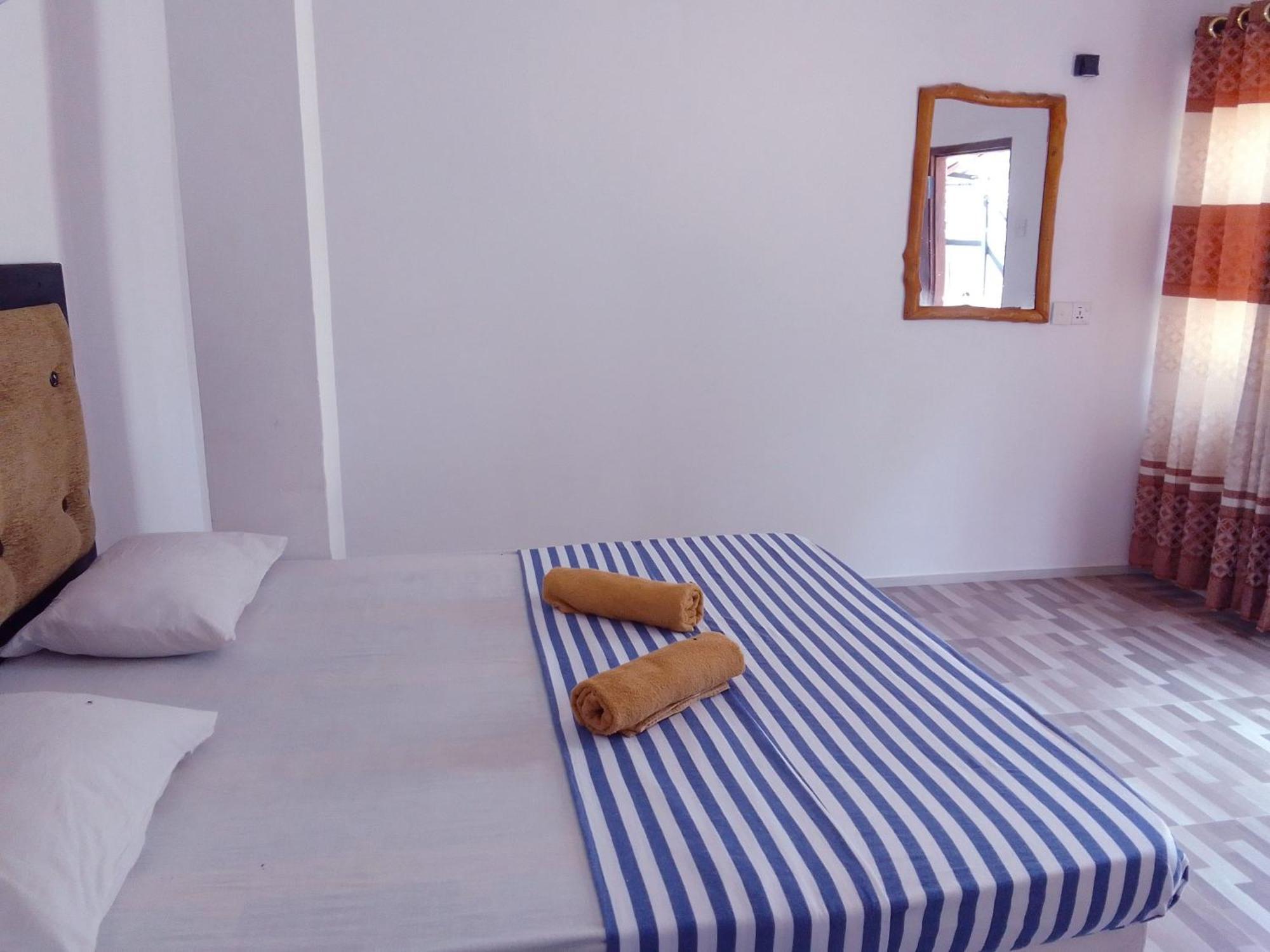 Share Safari House Udawalawe Panzió Kültér fotó